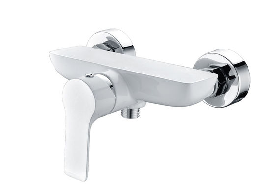 Tuz banyo duş seti duvara monte edilmiş 45° döner duş kolu ile