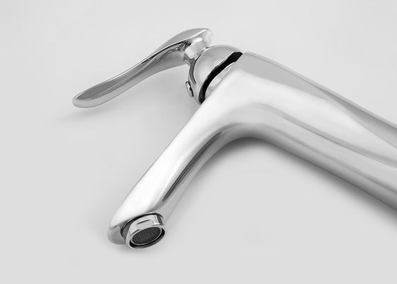 Yüksek hassasiyetli seramik valfli modern mutfak lavabo muslukları