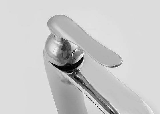 Yüksek hassasiyetli seramik valfli modern mutfak lavabo muslukları